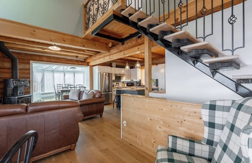 Saint-Emile-de-Suffolk Chalet De Esquí | Chalet Pommette | Spa | Sandy Beach | Kayaks & Rowboat | Fireplace & Firepit