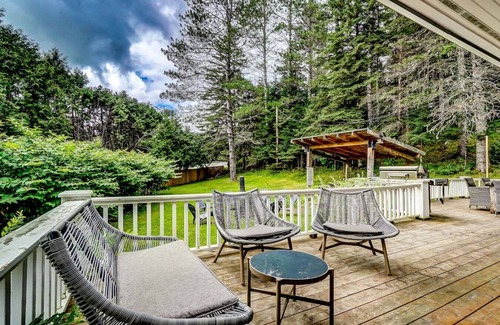 Mont-Tremblant Chalet De Esquí | Chalet Pont De Fer - 12 Guest- 6BDR with Jacuzzi