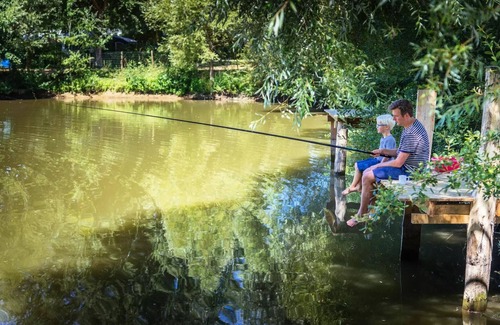 Brissac-Quince Chalet De Esquí | Premium Maine Chalet 2 Schlafzimmer - TV - Geschirrspüler - NEU 2025, PONTON PRIVE! 6 Personen
