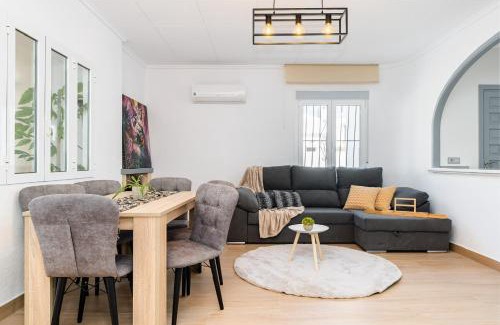 Mil Palmeras Apartamento | Chalet Queen Venecia Sunrise