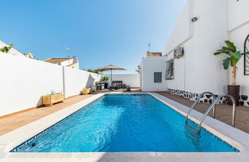 Mil Palmeras Apartamento | Chalet Queen Venecia Sunrise