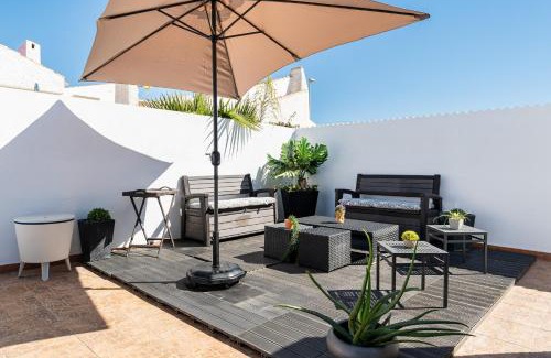 Mil Palmeras Apartamento | Chalet Queen Venecia Sunrise
