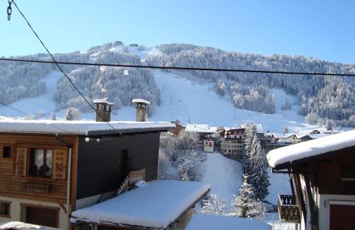 Morzine Chalet De Esquí | Chalet rénové de 170m² au centre de Morzine, 11 pers., proche télécabine, parking, terrasse, cheminée - FR-1-754-5