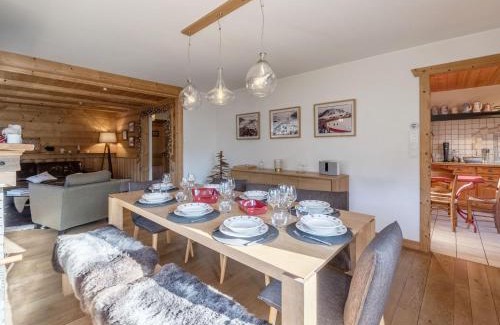 Morzine Chalet De Esquí | Chalet rénové de 170m² au centre de Morzine, 11 pers., proche télécabine, parking, terrasse, cheminée - FR-1-754-5