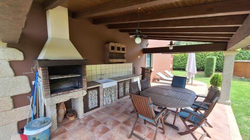 Bueu Casa | Chalet Rural Toñita 400 m playa piscina barbacoa chimenea