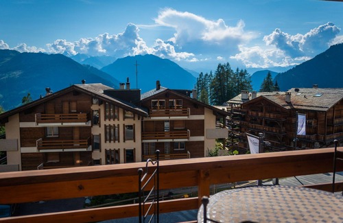 Verbier Apartamento | Chalet Sabrina - Beautiful Top Floor Duplex Apartment by main Medran lift station