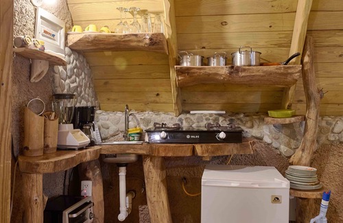 Las Galeras Cama Y Desayuno | CHALET TROPICAL Hotel & Restaurant-Pizzeria