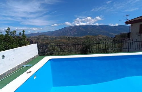 Lanjarón Casa | Chalet Venta del Aire Cortijo Terrón, ideal para familias y grupos, capacidad 15