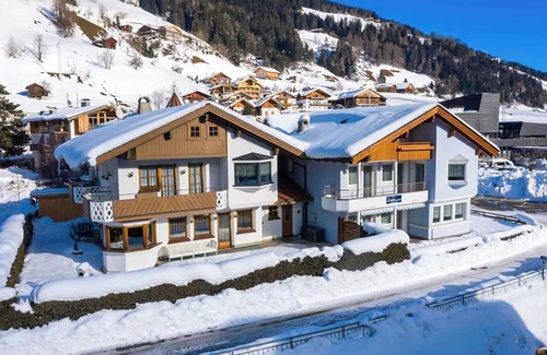 San Candido Chalet De Esquí | Chalet Villa "Lercher" con vistas a la montaña, jardín, terraza y Wi-Fi