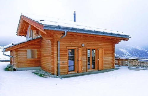 Heremence Chalet De Esquí | Chalet, wifi, a 300m de las pistas de esquí, terraza, balcón, chimenea o estufa a leña, parking, tv