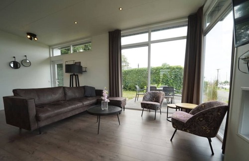 Dordtse Biesbosch Chalet De Esquí | Chalet with 3 bedrooms and terrace