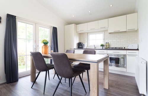 Berkhout Chalet De Esquí | Chalet with dishwasher near Hoorn