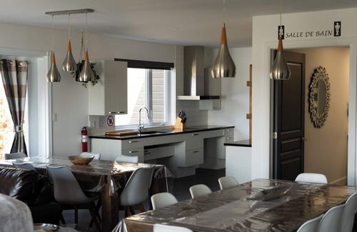 Larouche Chalet De Esquí | Chalets et Gîte au bord au bord du Lac Kénogami