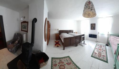 Jilemnice Casa | Chalupa Jilemnice, celý prostorný dům jen pro vás s 5 ložnicemi v centru Jilemnice s uzavřenou zahradou