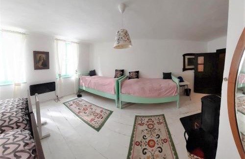 Jilemnice Casa | Chalupa Jilemnice, celý prostorný dům jen pro vás s 5 ložnicemi v centru Jilemnice s uzavřenou zahradou