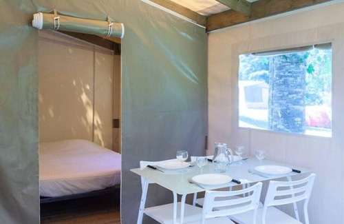 Eymouthiers Casa | Camping les Gorges du Chambon**** - 3-room Nature Canvas Tent for 4 people Without sanitary facilities