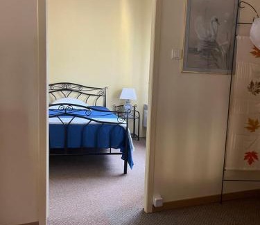 Combaillaux Cama Y Desayuno | Chambre à l'étage, salle d'eau au rez de chaussée