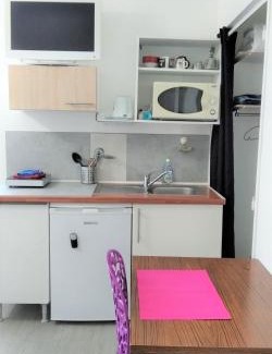 Bascule - Oratoire Casa | Chambre 1 PERSONNE et STUDIO 1 personne Avec Entrée Libre et Salle de Bain Privée