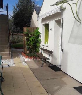 Sancoins Casa | Chambre agréable au fond du jardin