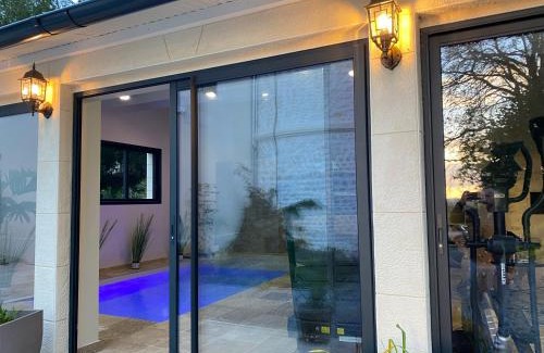 Varennes-Vauzelles Casa | Chambre Bleu Chic et Cosy piscine spa petit déjeuner au Château des Bourdons