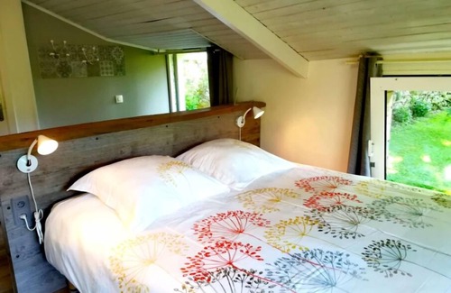 Mortagne-sur-Sevre Cama Y Desayuno | Chambre "cascade"