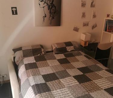 Saint-Sylvestre Casa | CHAMBRE CHEZ L'HABITANT - ROOM IN THE OWNER'S APARTMENT