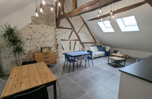 Briare Cama Y Desayuno | Chambre cosy à Briare, centre-ville, idéale pour cyclistes - FR-1-590-571