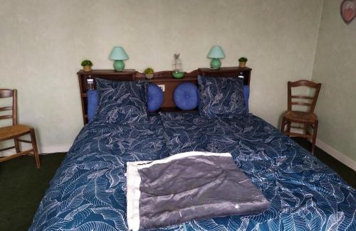 La Rochefoucauld Cama Y Desayuno | Chambre d hôte de la paix