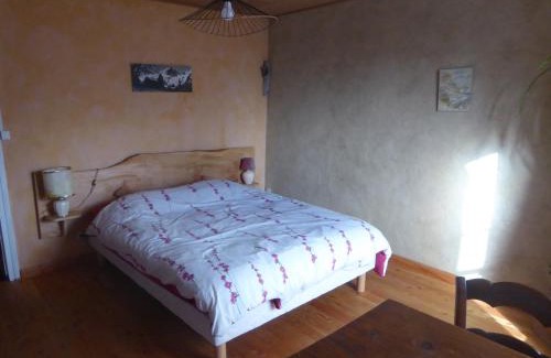Le Freney-d'Oisans Casa | chambre d'hôte calme au milieu d'un jardin au Freney d'oisans