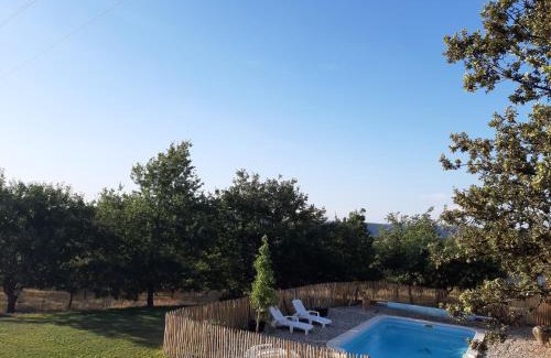 Alba-la-Romaine Cama Y Desayuno | Chambre d hôte piscine spa