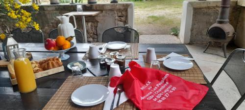 Lagnes Cama Y Desayuno | Chambre d'Hotes Manon - Domaine Les Peupliers -