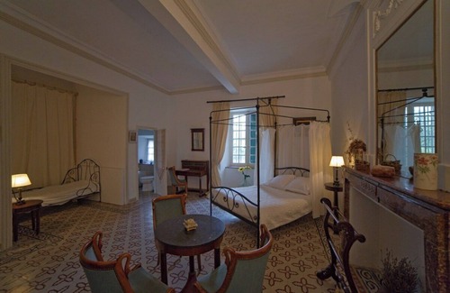 Trausse Cama Y Desayuno | Chambre des Violons at Château de Paulignan