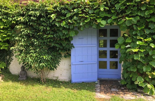 Blis-et-Born Casa | Chambre Cosy Avec Poêle, Salle de Bains et Kitchenette