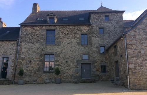 Saint-Jean-sur-Couesnon Cama Y Desayuno | Chambre indépendante au Manoir de la Célinais côté jardin