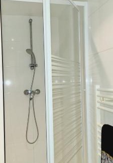Adamville Casa | Chambre indépendante avec salle de bain privée au calme Saint-Maur-des-Fossés