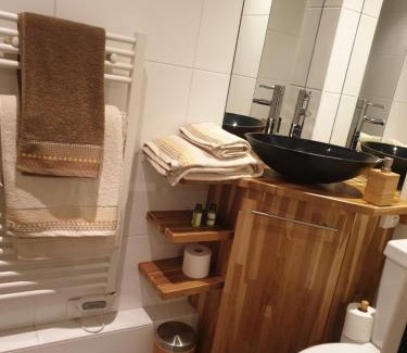 Adamville Casa | Chambre indépendante avec salle de bain privée au calme Saint-Maur-des-Fossés