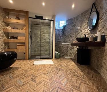 Domagne Casa | Chambre privée avec salle de bain
