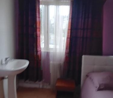 Ronchin Cama Y Desayuno | Chambre privée dans une maison individuelle