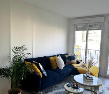 Rueil-Malmaison Casa | Chambre privée ds Appartement Design et Confort refait à neuf PROCHE de PARIS, la DEFENSE et VERSAILLES