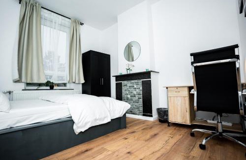 Liege Casa | Chambre R1 avec salle de bain partagée près de l'hôpital de la Citadelle à Liège