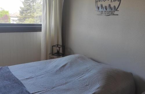 Annecy Casa | Chambre vue parc chez l'habitant