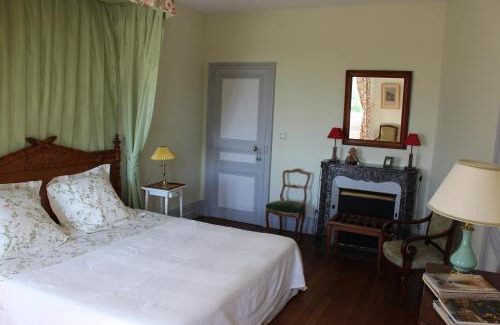 Thure Cama Y Desayuno | Chambres d'Hôtes Le Château de la Plante