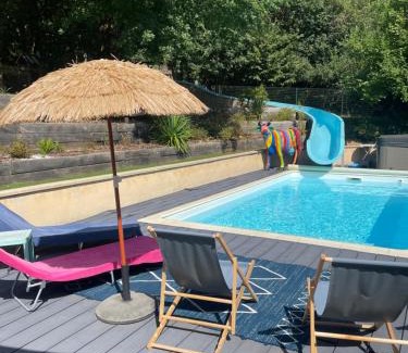Saint-Mars-la-Briere Cama Y Desayuno | Chambres dans maison avec piscine toboggan aquatique et spa
