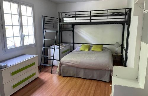 Saint-Mars-la-Briere Cama Y Desayuno | Chambres dans maison avec piscine toboggan aquatique et spa