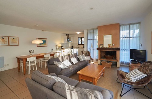 Salles Chalet De Esquí | Champagne 6p - Three Bedroom Chalet, Sleeps 6
