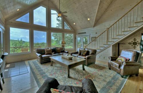 Morganton Casa | Champagne Chalet - Cuddleup