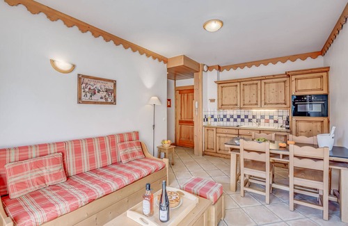 Champagny-en-Vanoise Apartamento | Champagny-en-Vanoise: Apartamento 6 pers, 2 hab, wifi, balcón, cocina equipada