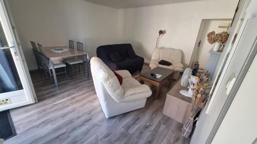 Champvans Apartamento | Champvans centre - Appartement calme et tout confort en plein centre du village