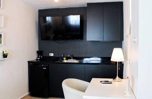 Ponce Centro Apartamento | Chandelier 201
