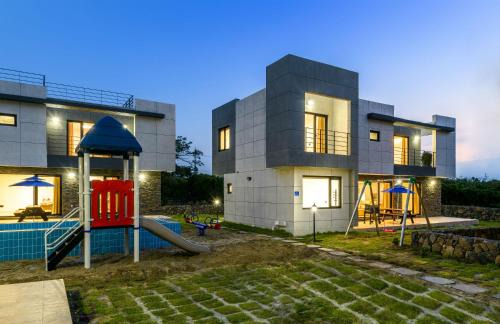Hallim Apartamento | Chandelier Pension